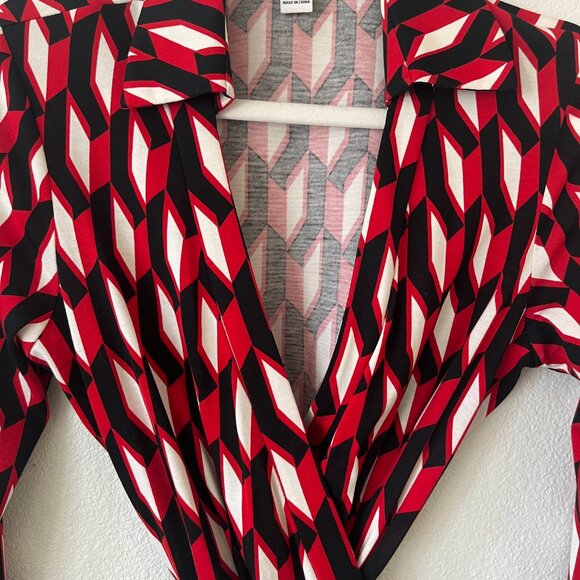 Diane von Furstenberg Size 10 Wrap Dress - Red Black White Arrow print - Picture 7 of 10